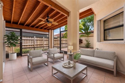 Casa en venta en Miami, Florida, 3 dormitorios, 127.46 m2 № 2254000 - foto 14