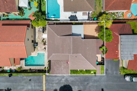 Casa en venta en Miami, Florida, 3 dormitorios, 127.46 m2 № 2254000 - foto 19
