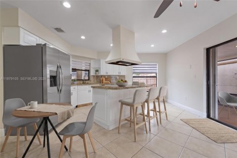 Casa en venta en Miami, Florida, 3 dormitorios, 127.46 m2 № 2254000 - foto 5