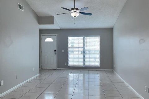 Villa ou maison à louer à Tampa, Floride: 3 chambres, 109.25 m2 № 2117727 - photo 3