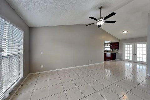 Villa ou maison à louer à Tampa, Floride: 3 chambres, 109.25 m2 № 2117727 - photo 4