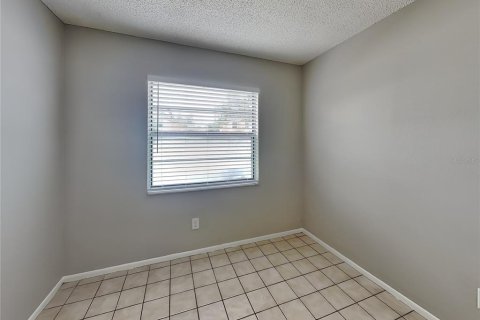 Villa ou maison à louer à Tampa, Floride: 3 chambres, 109.25 m2 № 2117727 - photo 11