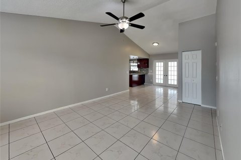 Villa ou maison à louer à Tampa, Floride: 3 chambres, 109.25 m2 № 2117727 - photo 2
