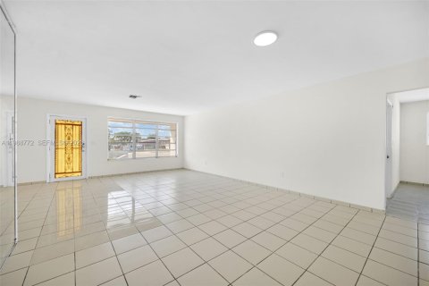 Купить виллу или дом в Хайалиа, Флорида 4 спальни, 148.46м2, № 2051024 - фото 16