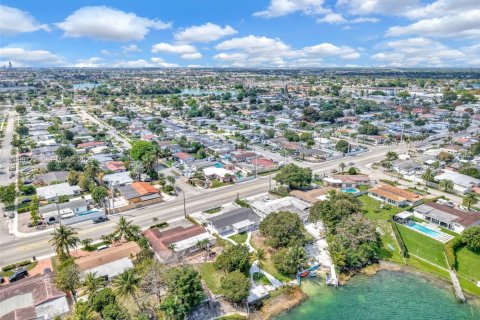 Купить виллу или дом в Хайалиа, Флорида 4 спальни, 148.46м2, № 2051024 - фото 6