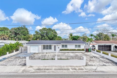 Дом в Хайалиа, Флорида 4 спальни, 148.46м2 № 2051024