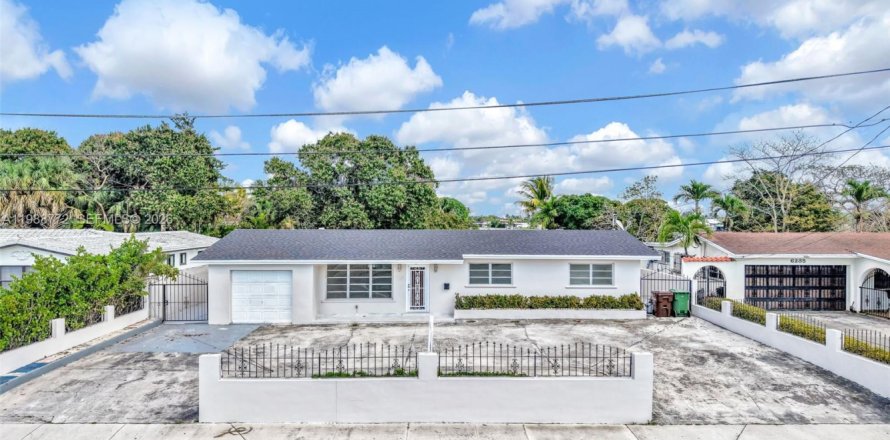 Дом в Хайалиа, Флорида 4 спальни, 148.46м2 № 2051024