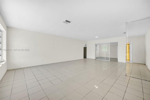 Купить виллу или дом в Хайалиа, Флорида 4 спальни, 148.46м2, № 2051024 - фото 15