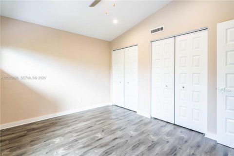 Снять в аренду квартиру в Форт-Лодердейл, Флорида 1 спальня, 55.74м2, № 2066785 - фото 12