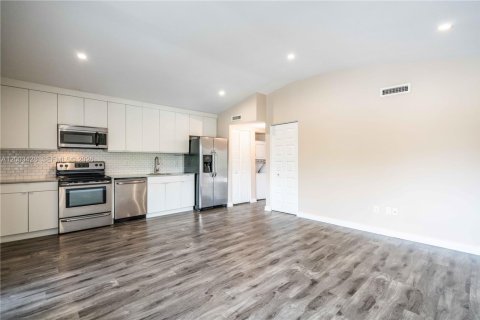 Снять в аренду квартиру в Форт-Лодердейл, Флорида 1 спальня, 55.74м2, № 2066785 - фото 5