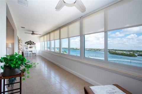 Condo in Sarasota, Florida, 2 bedrooms  № 1733992 - photo 8