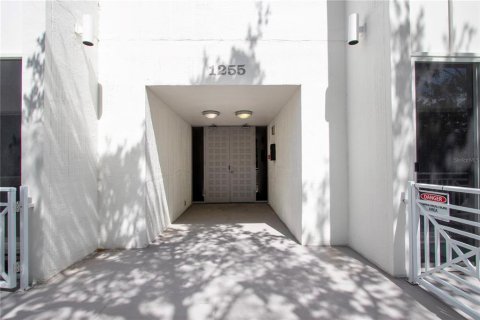 Condo in Sarasota, Florida, 2 bedrooms  № 1733992 - photo 6