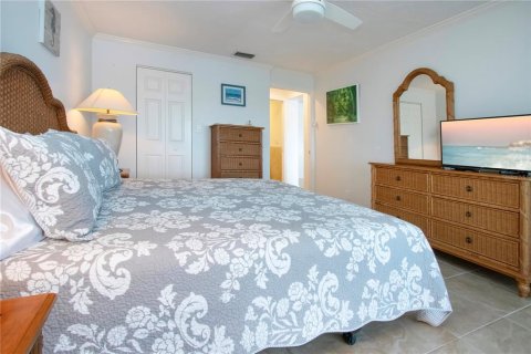 Condo in Sarasota, Florida, 2 bedrooms  № 1733992 - photo 24
