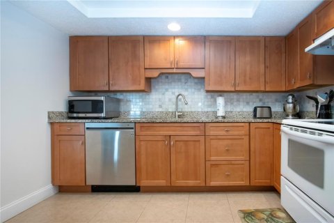 Condo in Sarasota, Florida, 2 bedrooms  № 1733992 - photo 28