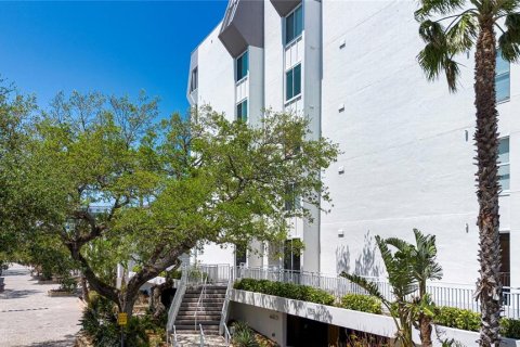 Condo in Sarasota, Florida, 2 bedrooms  № 1733992 - photo 3