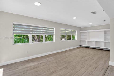 Casa en alquiler en South Miami, Florida, 4 dormitorios, 224.08 m2 № 1996746 - foto 11