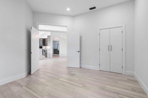 Townhouse in West Palm Beach, Florida 3 bedrooms, 180.97 sq.m. № 2248177 - photo 16