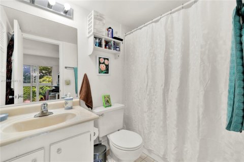 Condominio en venta en Pembroke Pines, Florida, 1 dormitorio, 75.34 m2 № 1839757 - foto 13