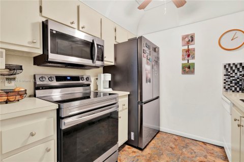 Condominio en venta en Pembroke Pines, Florida, 1 dormitorio, 75.34 m2 № 1839757 - foto 9