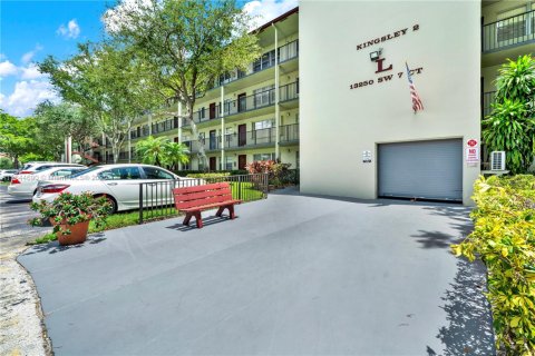 Condominio en venta en Pembroke Pines, Florida, 1 dormitorio, 75.34 m2 № 1839757 - foto 16