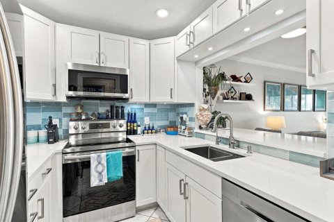 Copropriété à vendre à Pompano Beach, Floride: 1 chambre, 64.1 m2 № 2435457 - photo 4