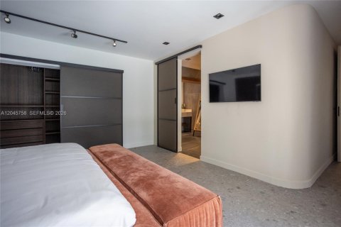 Casa en venta en Fort Lauderdale, Florida, 5 dormitorios, 214.51 m2 № 2281567 - foto 26