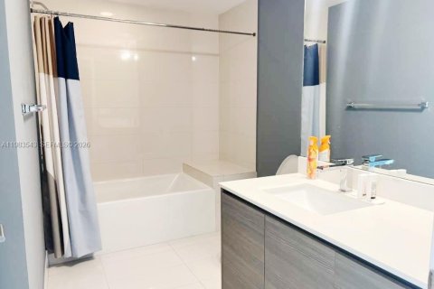 Купить кондоминиум в Майами, Флорида 2 спальни, 101.73м2, № 2048080 - фото 28