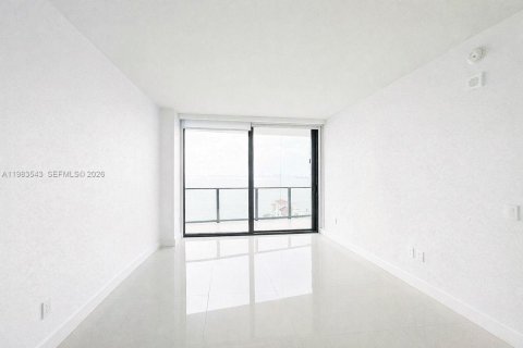 Купить кондоминиум в Майами, Флорида 2 спальни, 101.73м2, № 2048080 - фото 4