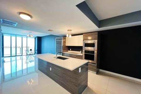 Купить кондоминиум в Майами, Флорида 2 спальни, 101.73м2, № 2048080 - фото 21