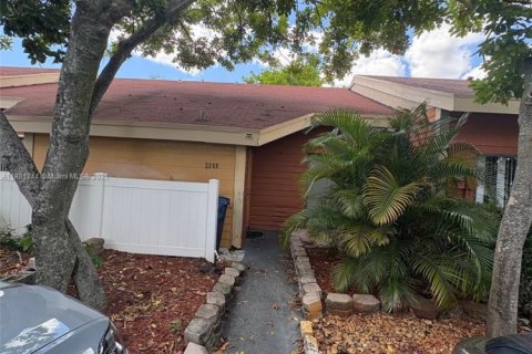 Купить таунхаус в Лодерхилл, Флорида 3 спальни, 78.87м2, № 1925049 - фото 1