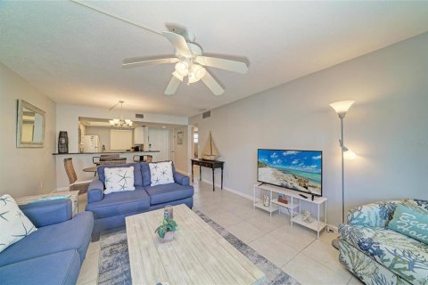 Condo in Sarasota, Florida, 1 bedroom № 2151805 - photo 25