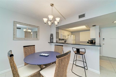 Condo in Sarasota, Florida, 1 bedroom № 2151805 - photo 19