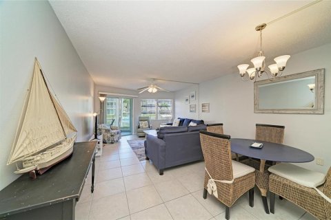 Condo in Sarasota, Florida, 1 bedroom № 2151805 - photo 18