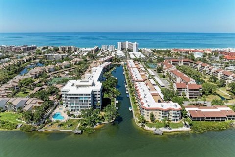 Condo in Sarasota, Florida, 1 bedroom № 2151805