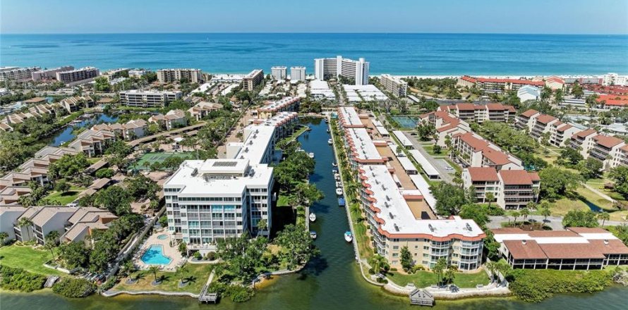 Condo in Sarasota, Florida, 1 bedroom № 2151805