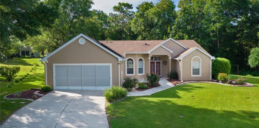 House in Ocala, Florida 3 bedrooms, 147.99 sq.m. № 1793915