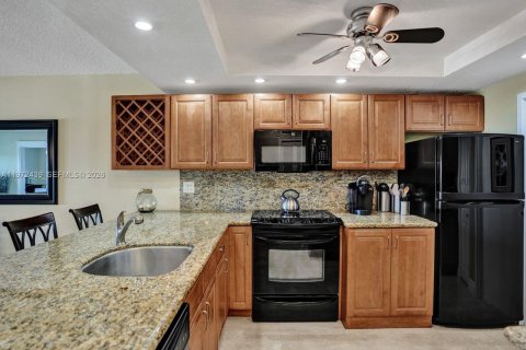 Condominio en venta en Lauderdale-by-the-Sea, Florida, 2 dormitorios, 99.41 m2 № 2033385 - foto 4