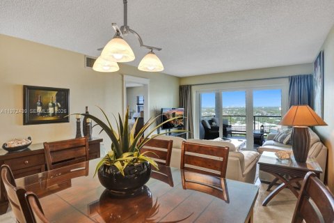Condominio en venta en Lauderdale-by-the-Sea, Florida, 2 dormitorios, 99.41 m2 № 2033385 - foto 10