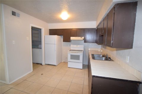Condo in Orlando, Florida, 1 bedroom  № 2379770 - photo 12