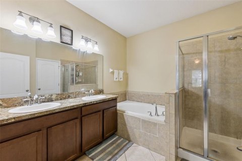House in Apopka, Florida 3 bedrooms, 178.37 sq.m. № 2106836 - photo 20