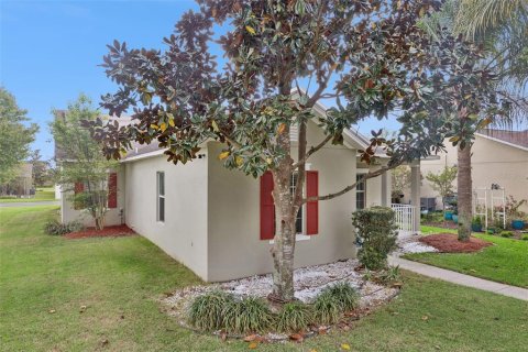 House in Apopka, Florida 3 bedrooms, 178.37 sq.m. № 2106836 - photo 2