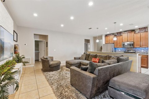 House in Apopka, Florida 3 bedrooms, 178.37 sq.m. № 2106836 - photo 8