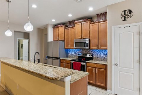 House in Apopka, Florida 3 bedrooms, 178.37 sq.m. № 2106836 - photo 16