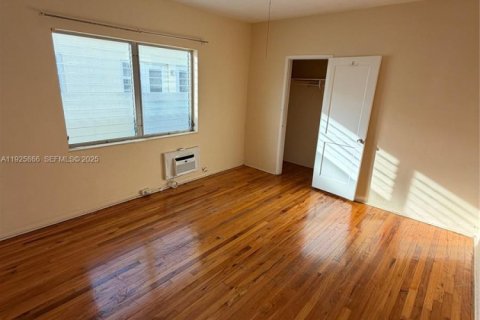 Снять в аренду квартиру в Майами-Бич, Флорида 1 спальня, 69.68м2, № 1984313 - фото 5