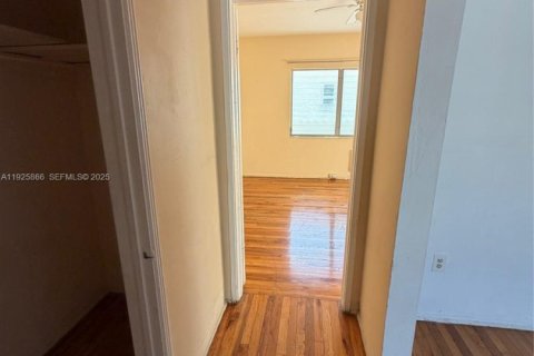 Снять в аренду квартиру в Майами-Бич, Флорида 1 спальня, 69.68м2, № 1984313 - фото 4