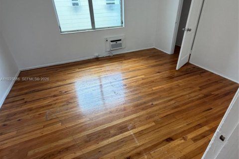 Снять в аренду квартиру в Майами-Бич, Флорида 1 спальня, 69.68м2, № 1984313 - фото 8