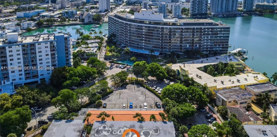 Квартира в Майами-Бич, Флорида 1 спальня, 69.68м2 № 1984313