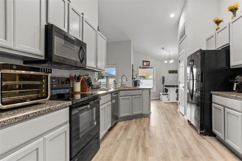House in Bartow, Florida 3 bedrooms, 176.89 sq.m. № 1775038 - photo 12