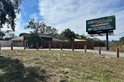 Commercial property in Apopka, Florida 239.69 sq.m. № 2098328 - photo 2