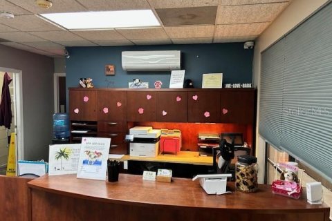 Commercial property in Apopka, Florida 239.69 sq.m. № 2098328 - photo 4